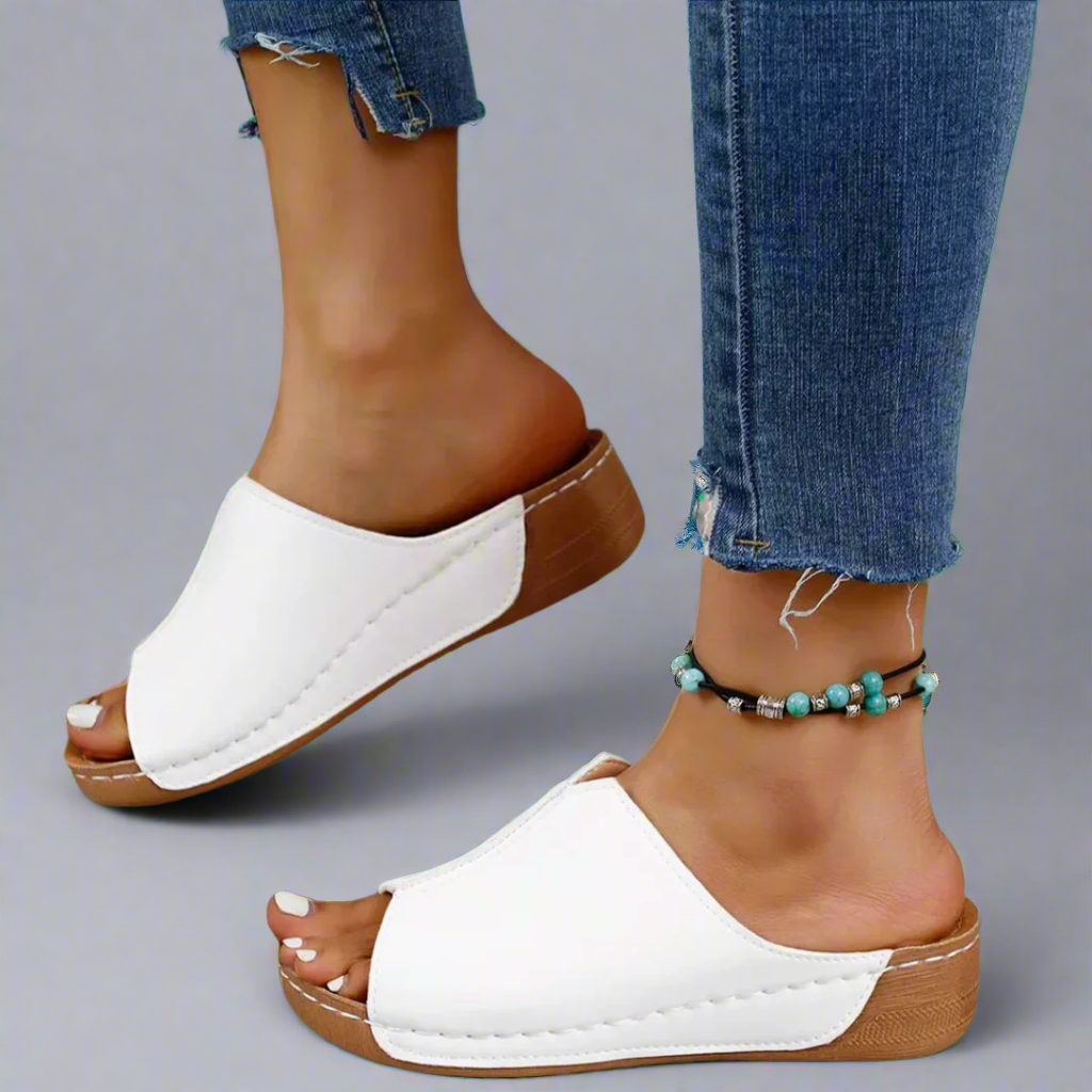 Clemensia | Sandalias de cuña hechas a mano de material premium